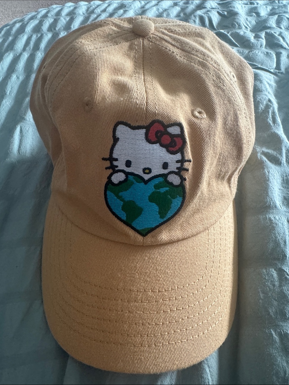 Hello Kitty Heart Earth Patch Cap